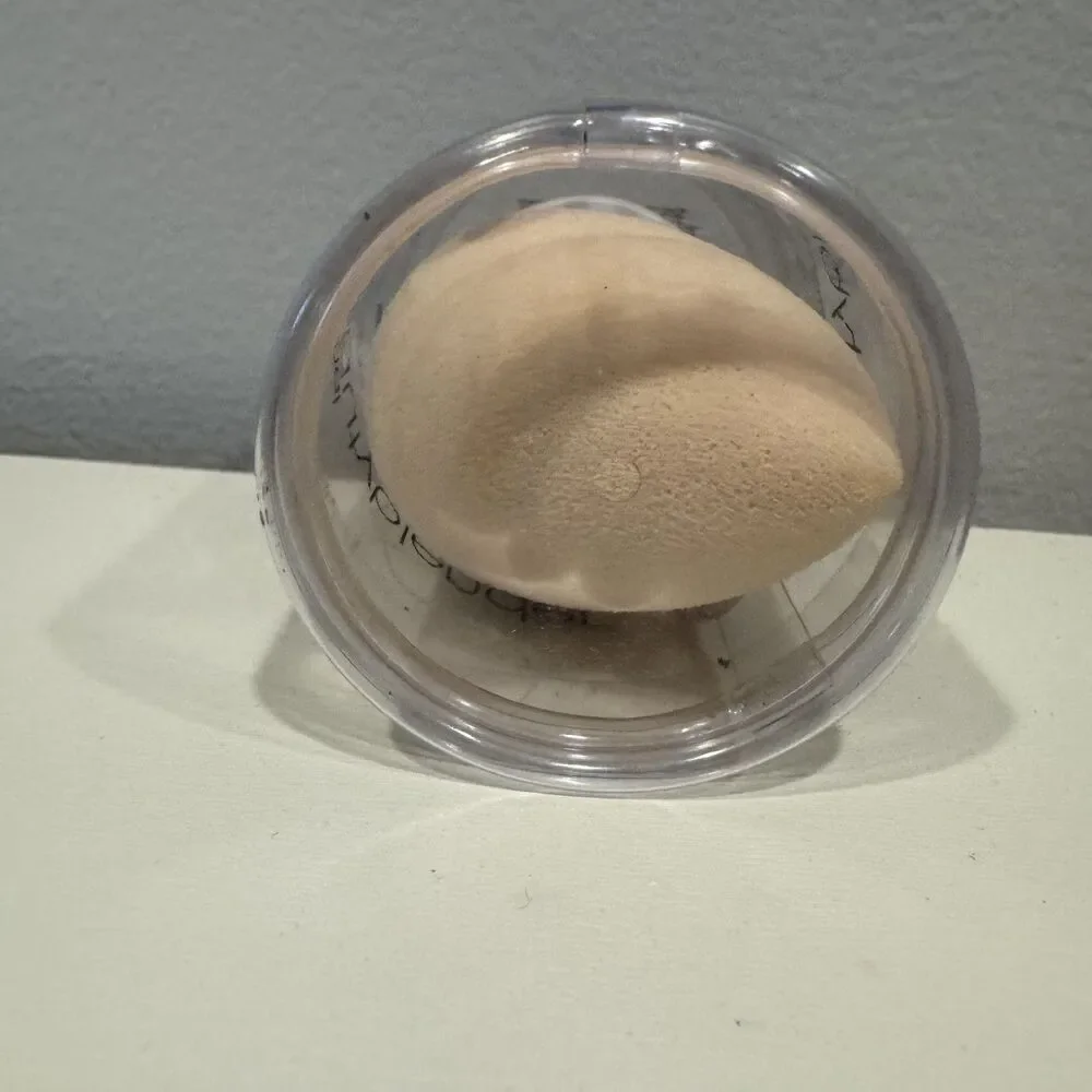 NIP Beautyblender The Original Makeup Sponge Light Pink Latex Free Applicator
